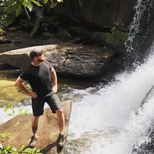 Meet your Posher, Casey